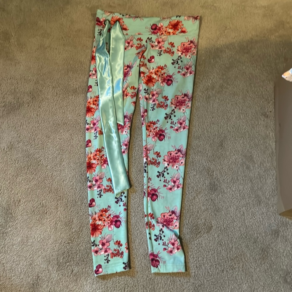 Cute booty lounge leggings